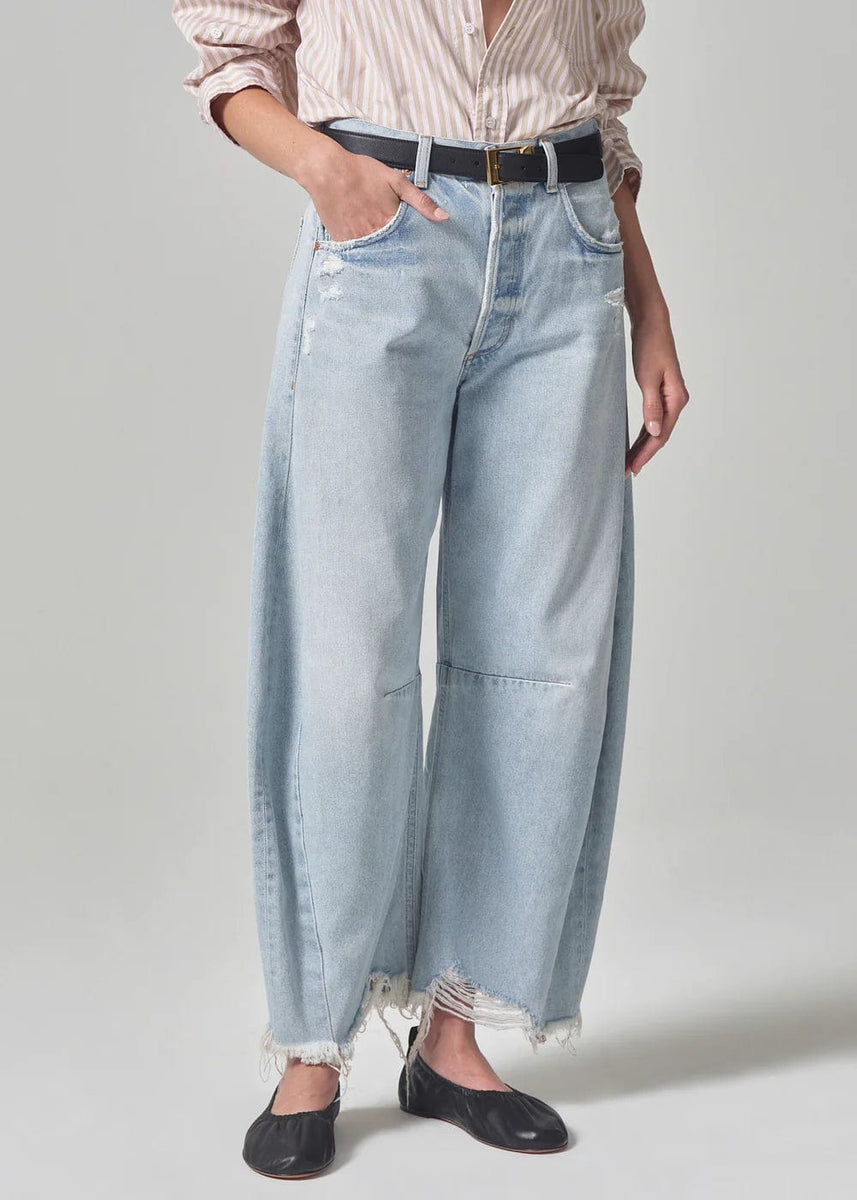 CITIZENS of HUMANITY - Horseshoe Savahn Jeans – Walk-In Boutique CITIZENS of HUMANITY - Horseshoe Savahn Jeans – Walk-In Boutique